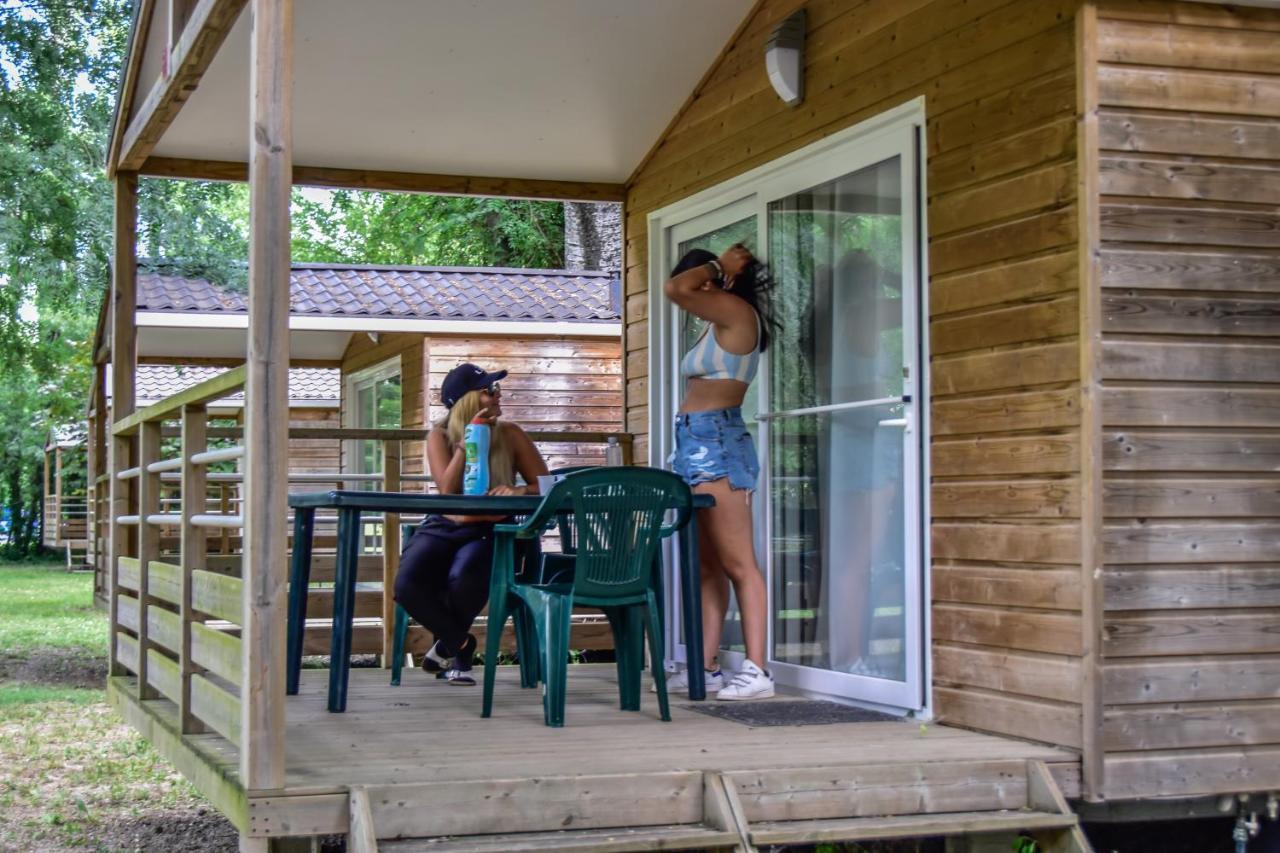 Camping Du Lion Bourg-Saint-Andéol Exterior foto