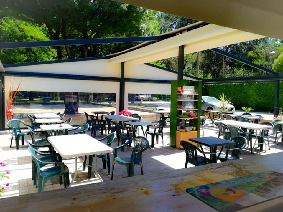 Camping Du Lion Bourg-Saint-Andéol Exterior foto