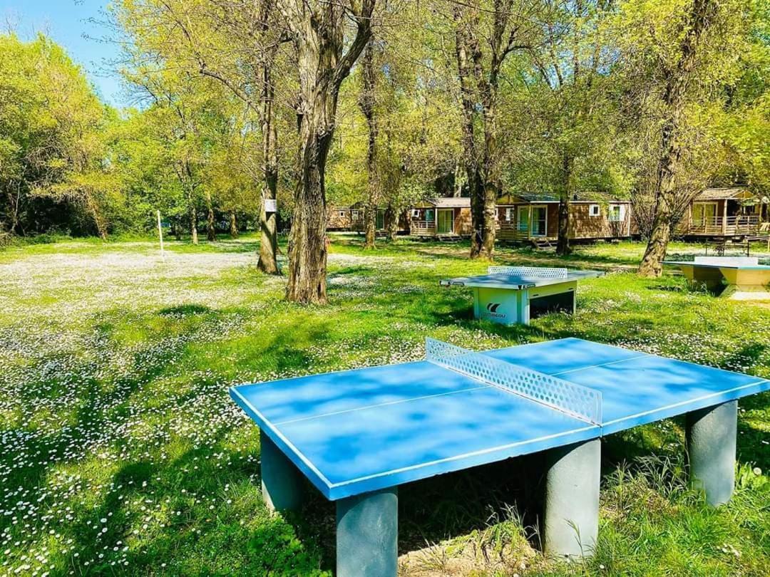 Camping Du Lion Bourg-Saint-Andéol Exterior foto