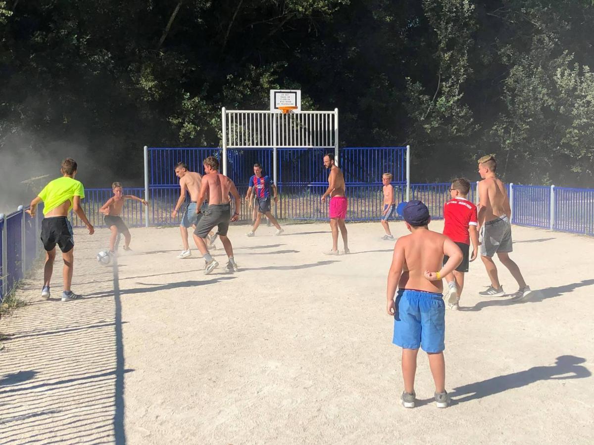 Camping Du Lion Bourg-Saint-Andéol Exterior foto